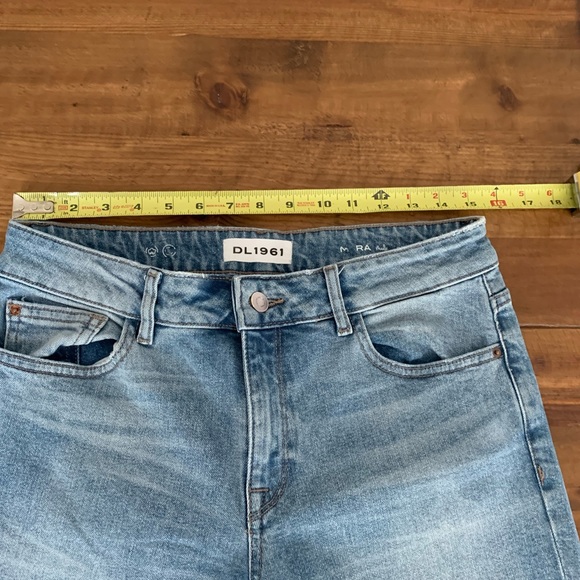 DL1961 Mara InstaSculpt Straight Leg Crop Jeans - Glacier - Picture 5 of 10